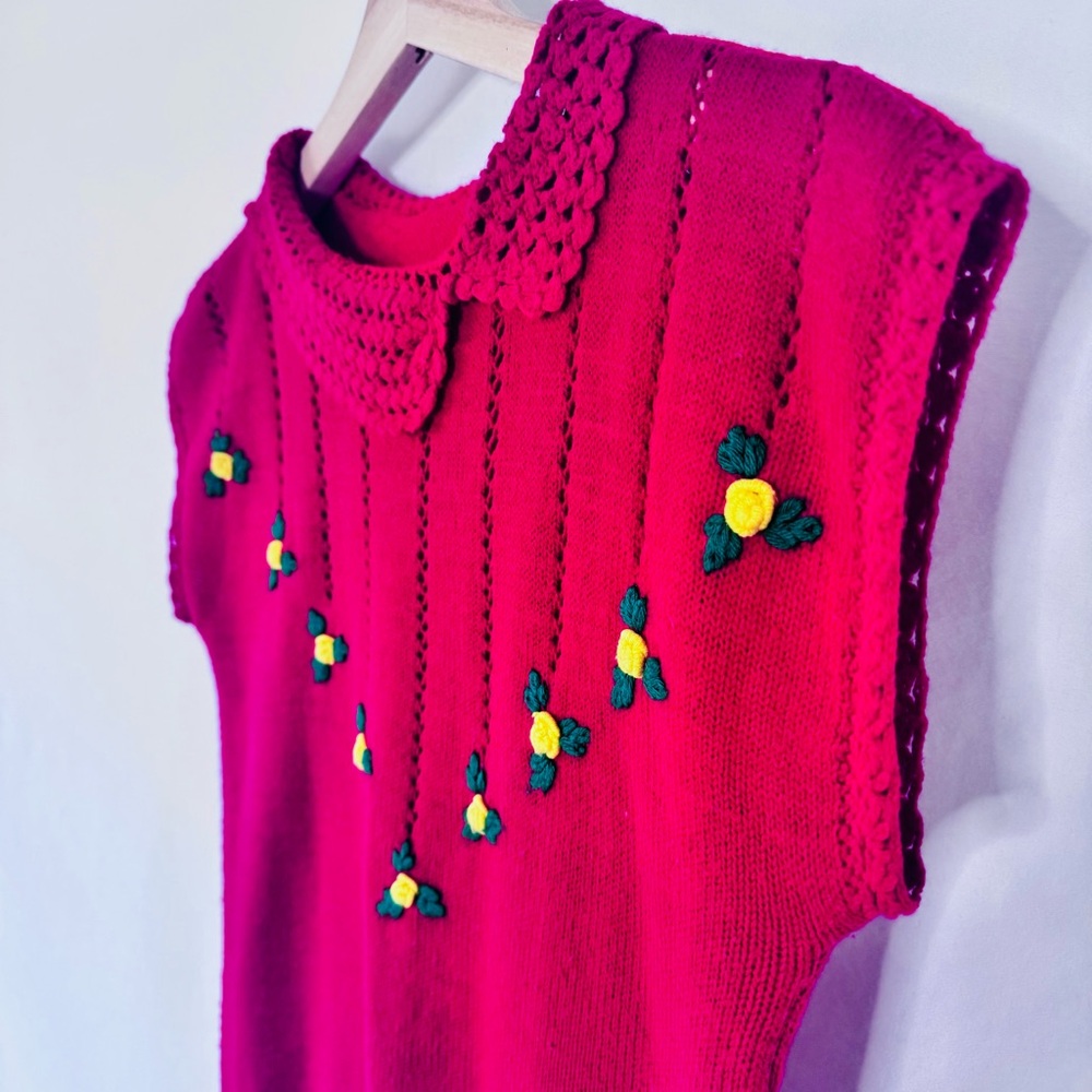 Vintage 50s Handmade Knit Sleeveless Sweater Embroidered Floral Wool Top - Picture 3 of 9